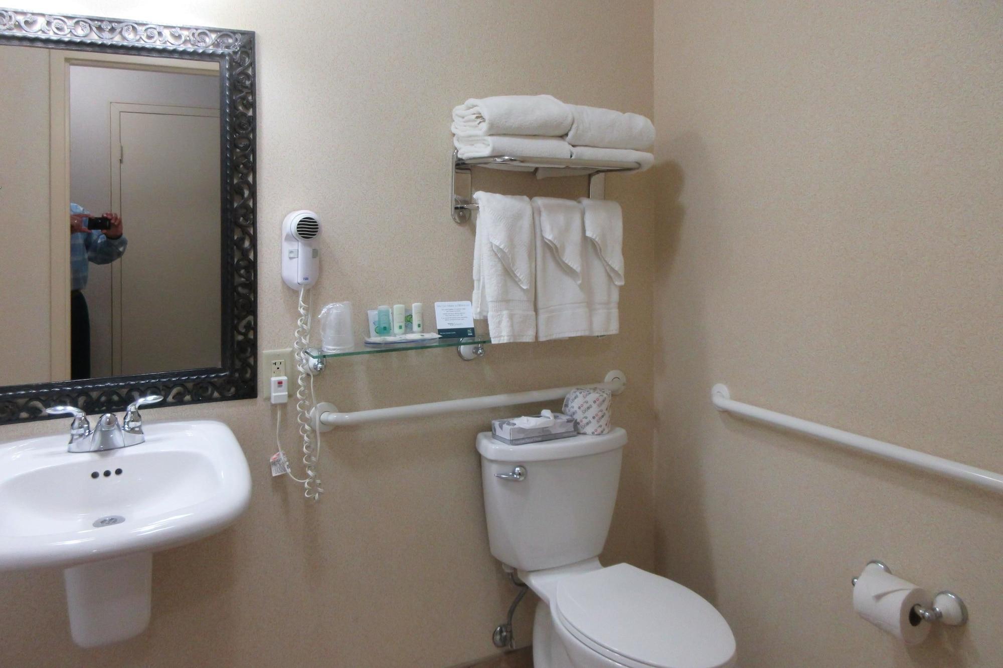 Quality Inn Oneonta Cooperstown Area Экстерьер фото