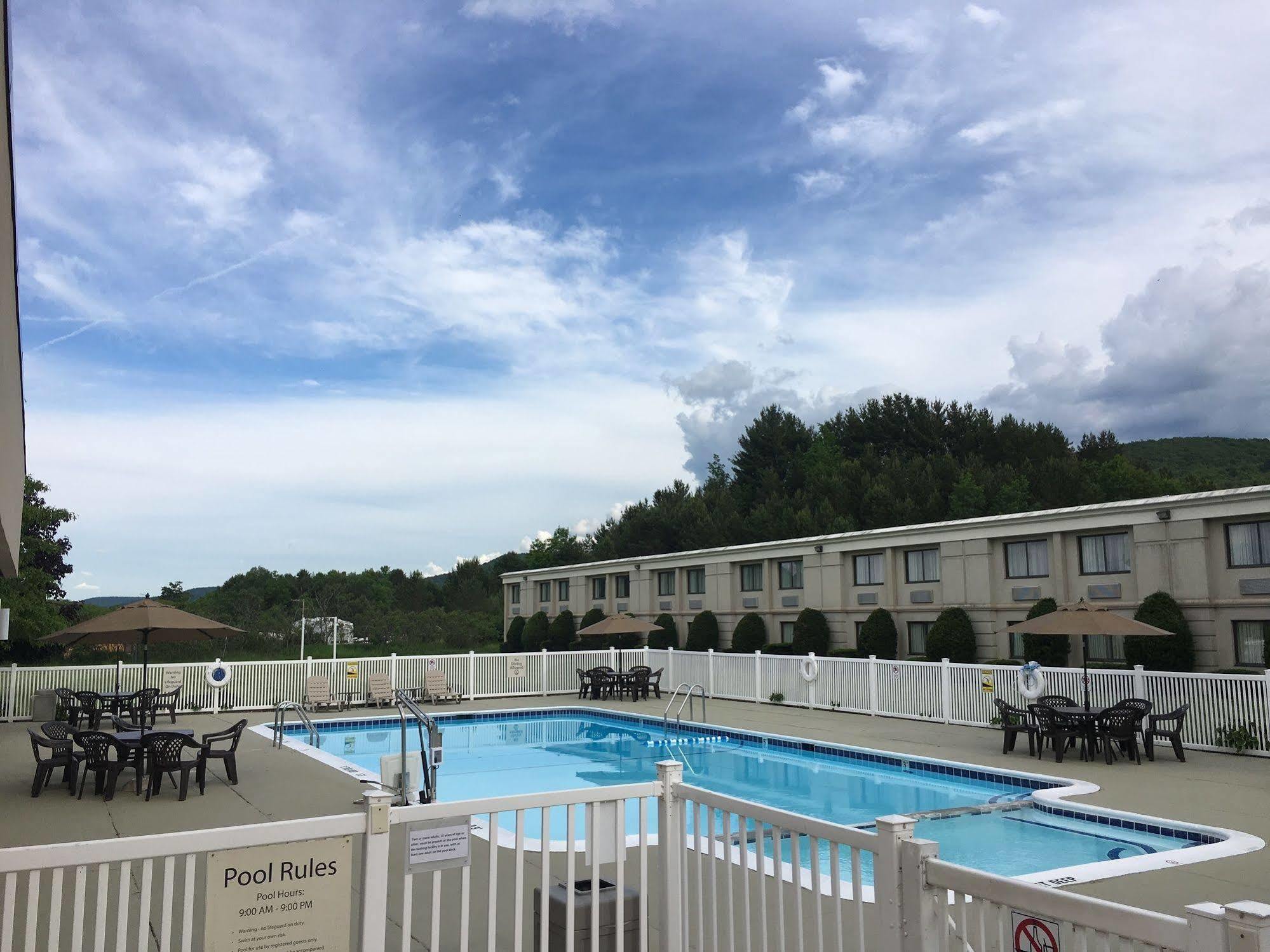 Quality Inn Oneonta Cooperstown Area Экстерьер фото